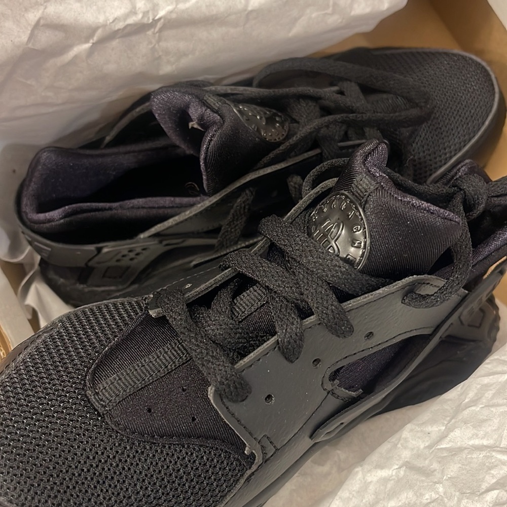 Kids 1Y Nike Huarache Runs